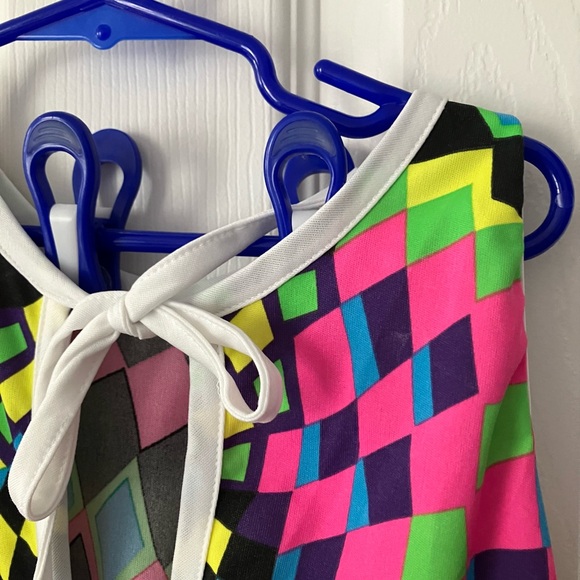 Halloween 60’s Disco Neon Geometric Costume - Picture 3 of 4